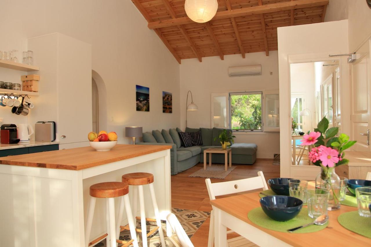 Blue Sky Cottage, Kanouli Beach Halikounas エクステリア 写真